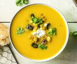 Velouté détox au céleri et au curcuma - Précision Gourmande